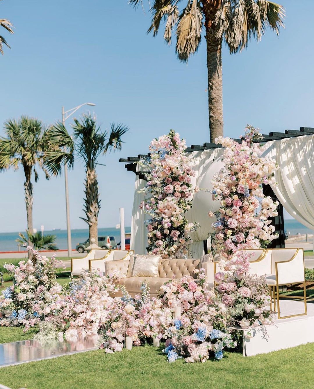 Blush Floral Co - Decorators