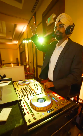 DJ Love - DJs