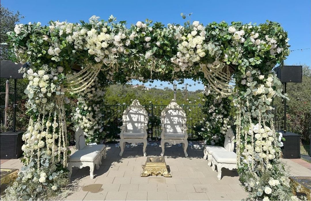Decor One - Decorators