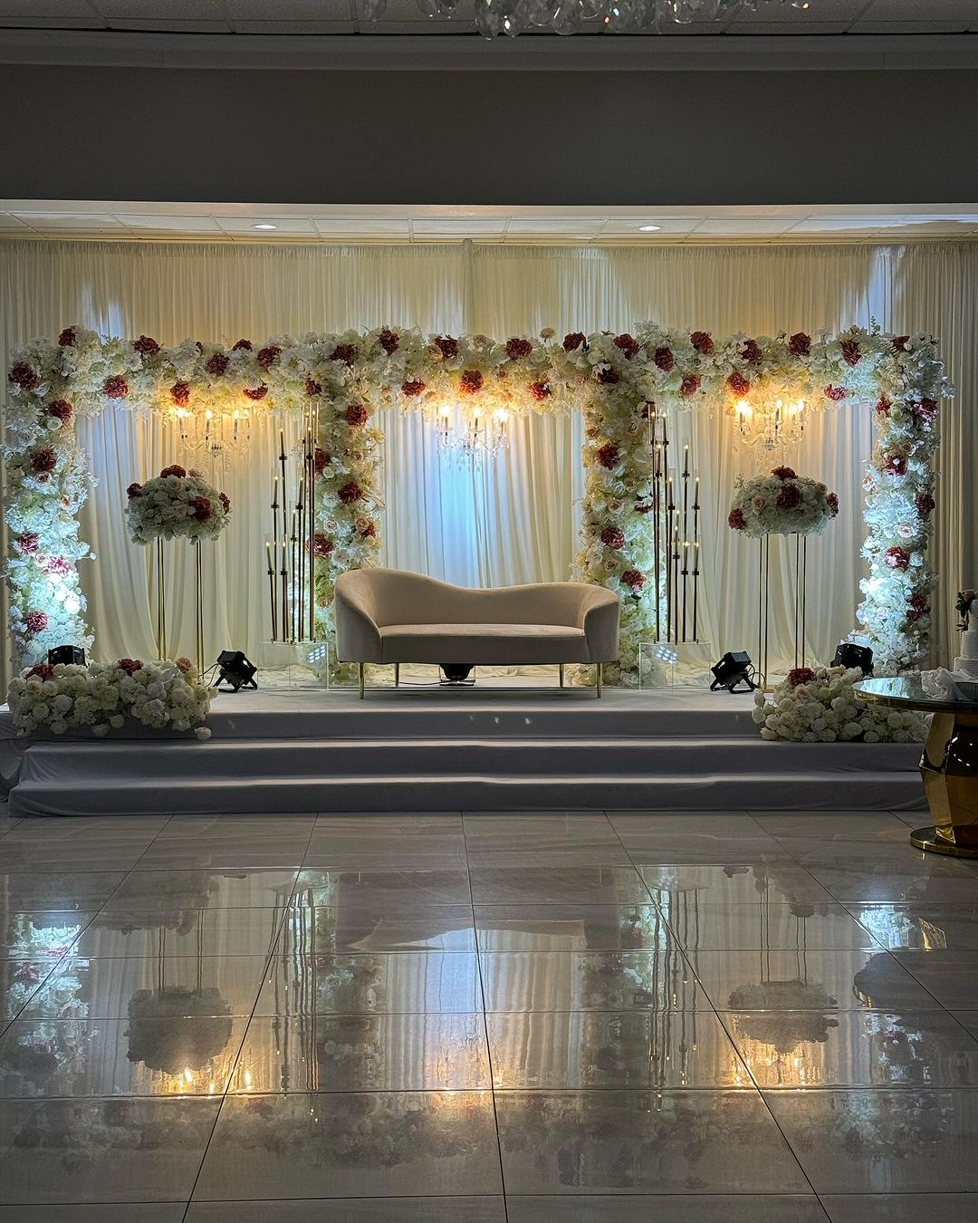 Decor by Almalika - Decorators