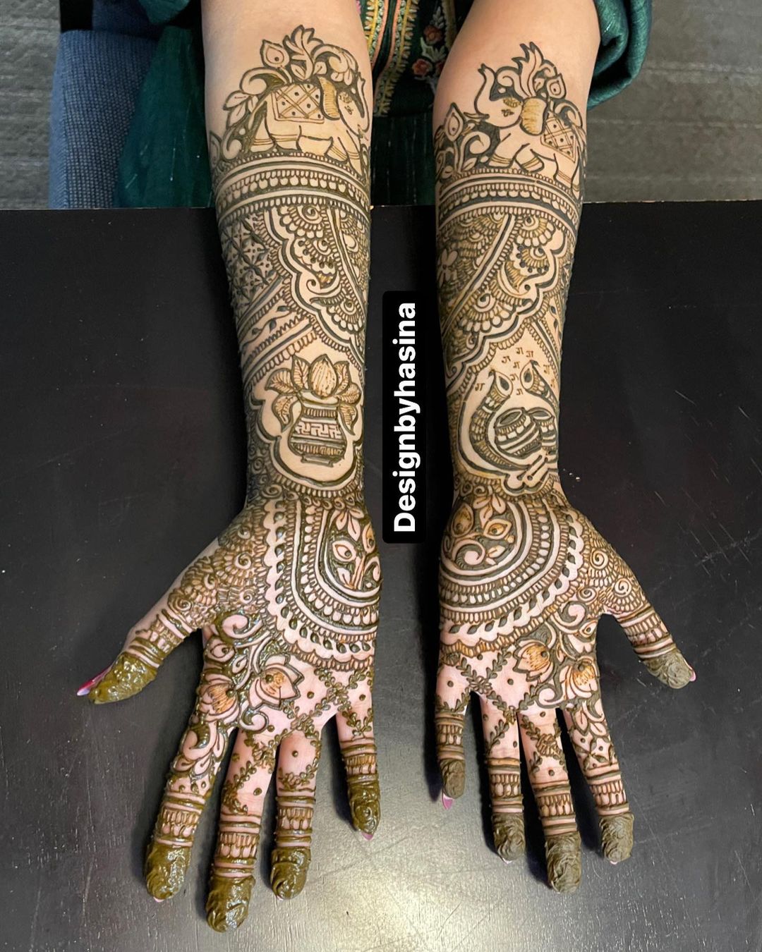 Design by Hasina - Mehndi Artists