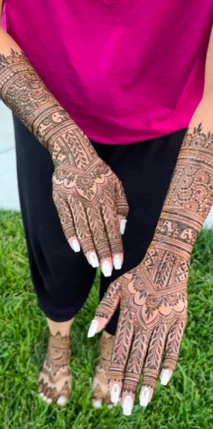 Glamour by Hajar - Mehndi Artists