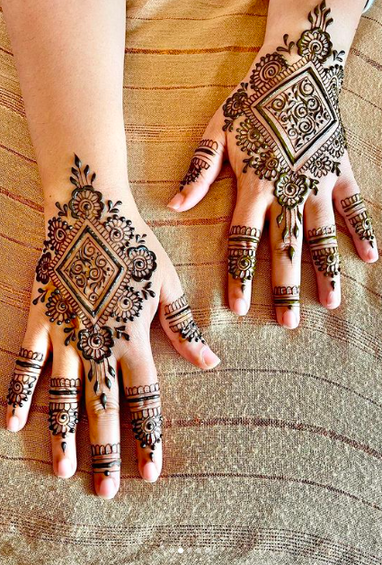 Henna Fairyy - Mehndi Artists