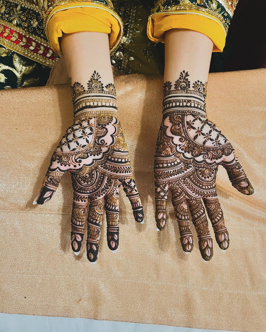 Henna by Nafisa - Mehndi Artists