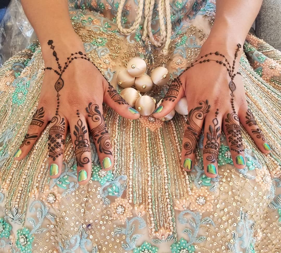 Mehndi by Anisha - Mehndi Artists