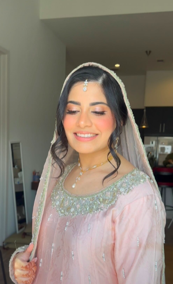 AKS Makeup