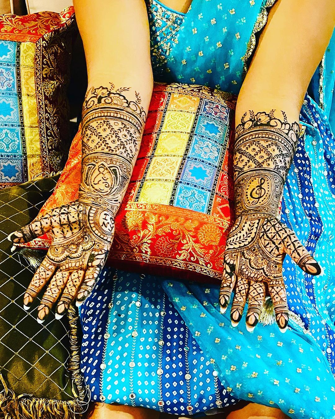 The Henna Stain - Mehndi Artists