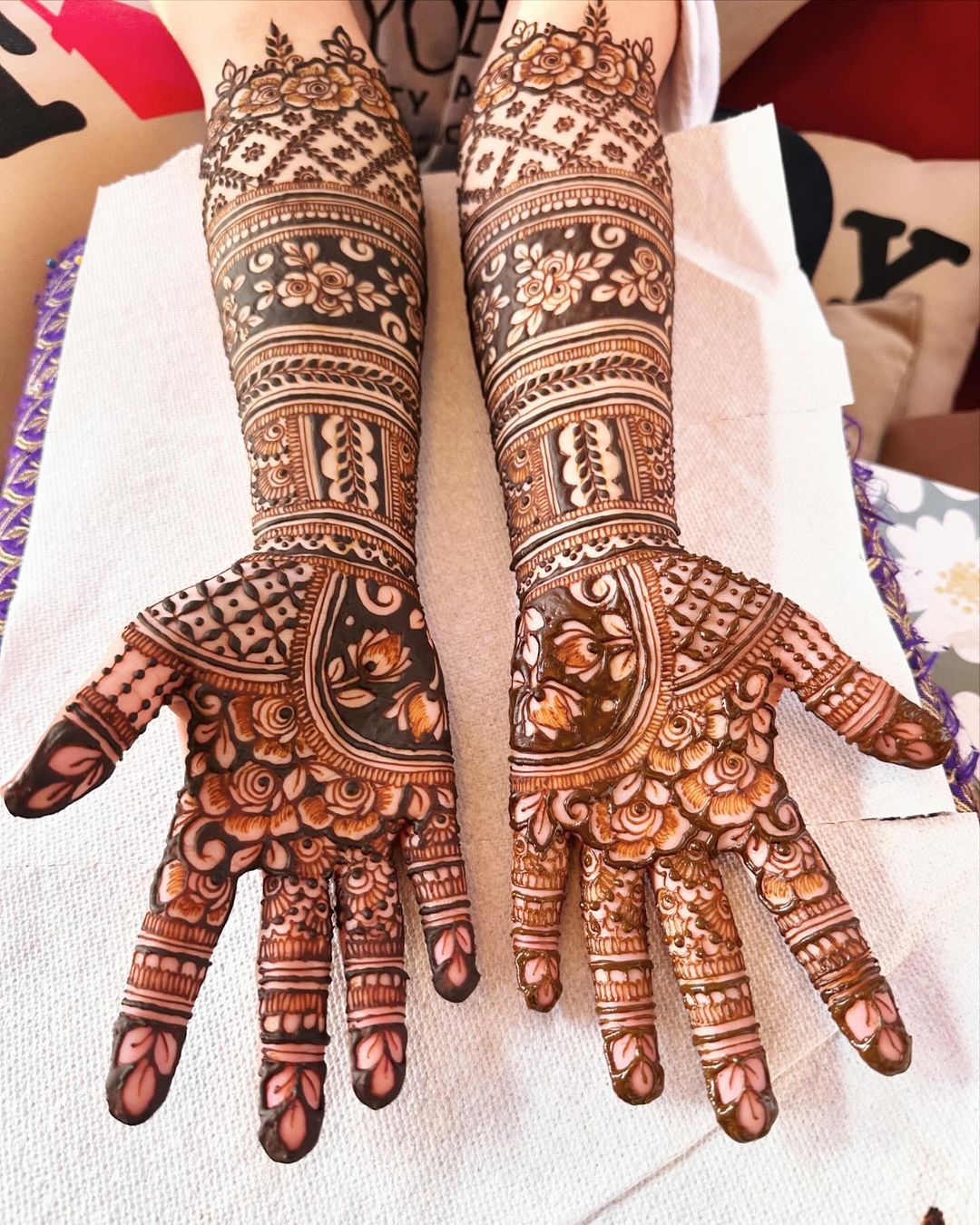 Henna by Muzna Suriya