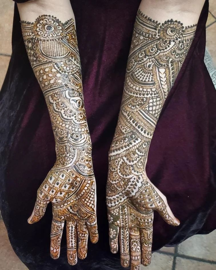 Nikki Karimi Henna Artist