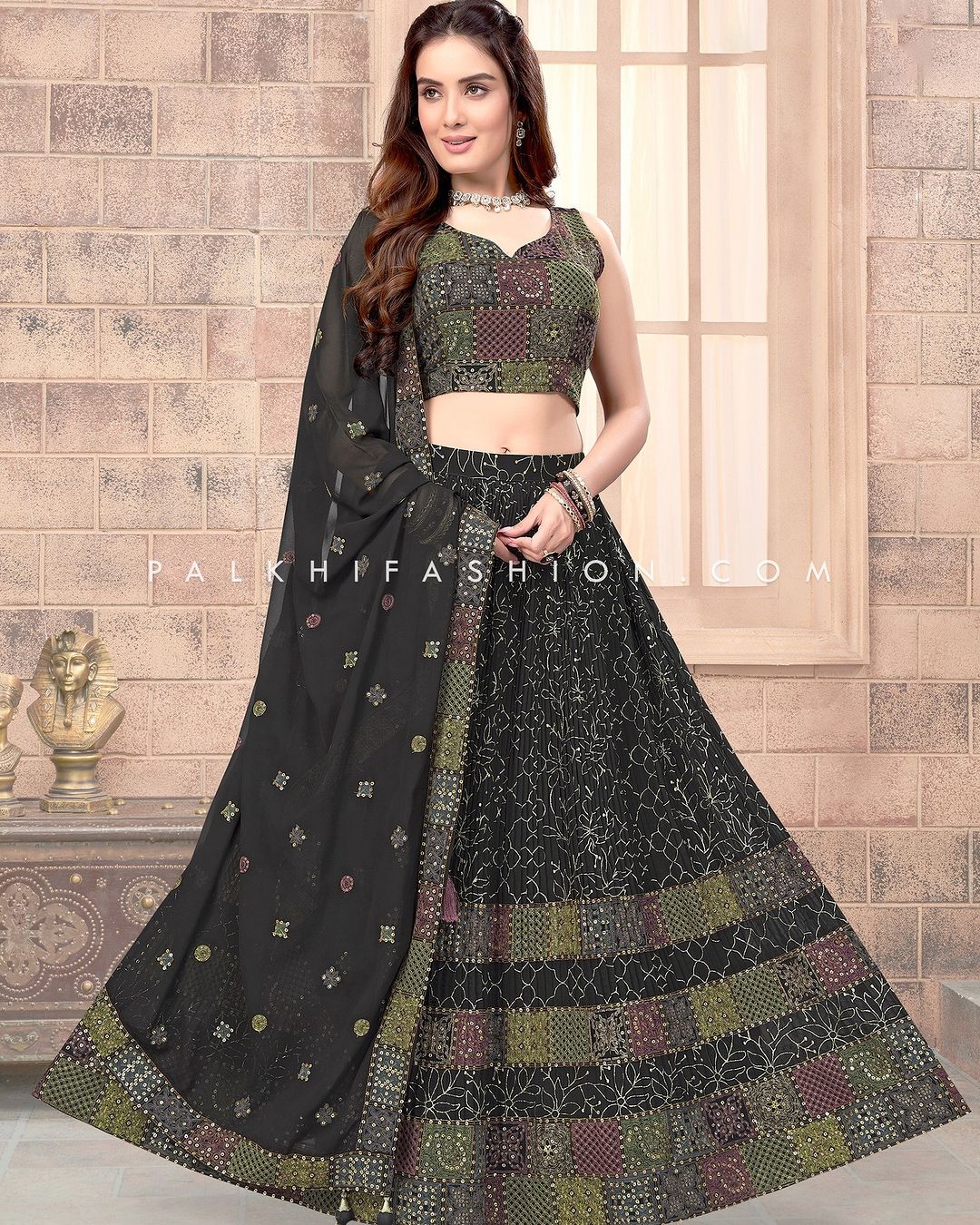 Palkhi Fashion